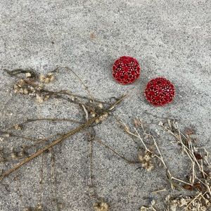 Vintage. Red Flower Bouquet Gold Metal Clip Ons